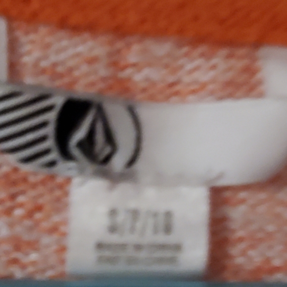 Valcom Flamingo Sweater - Picture 3 of 3